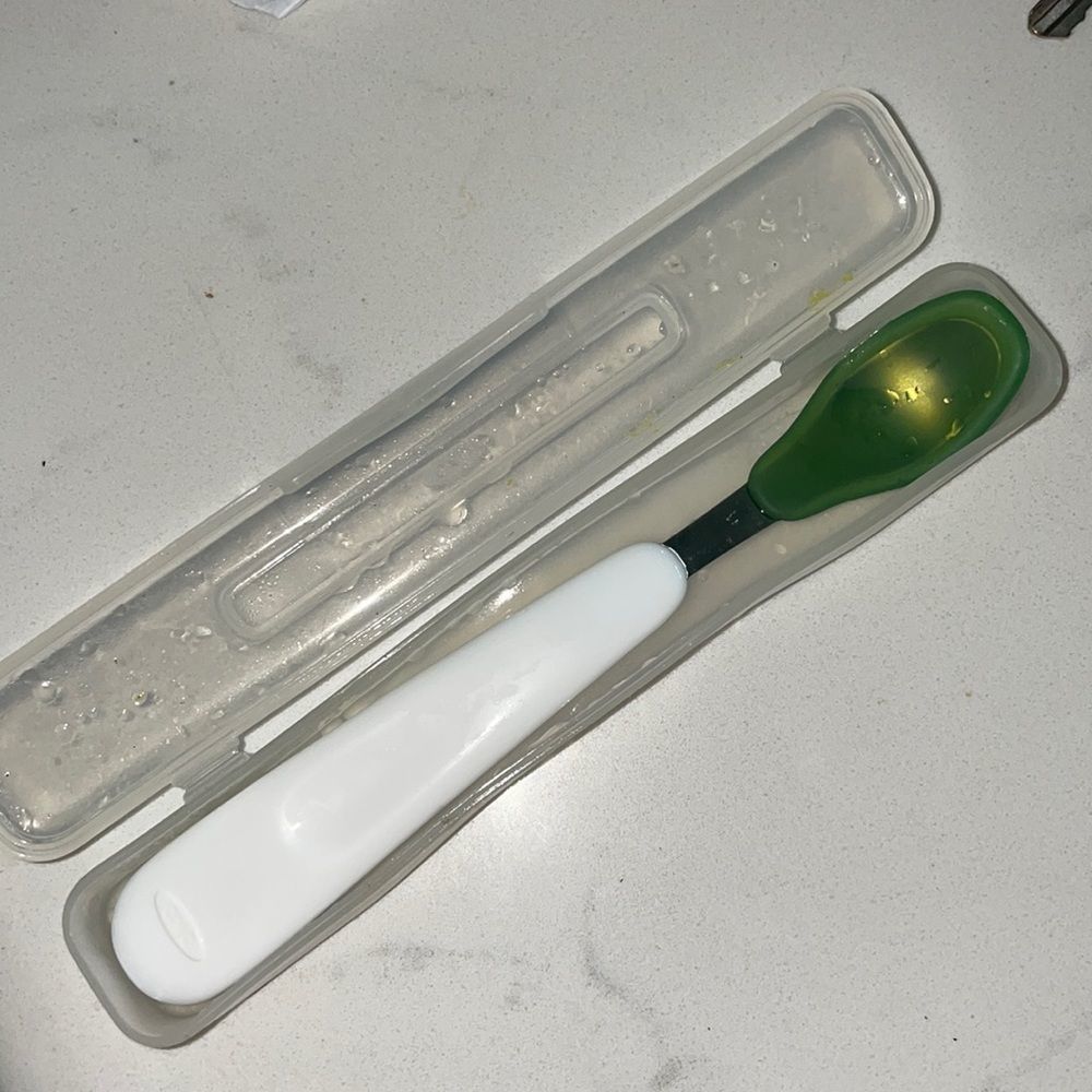OXO- Travel Baby spoon with case